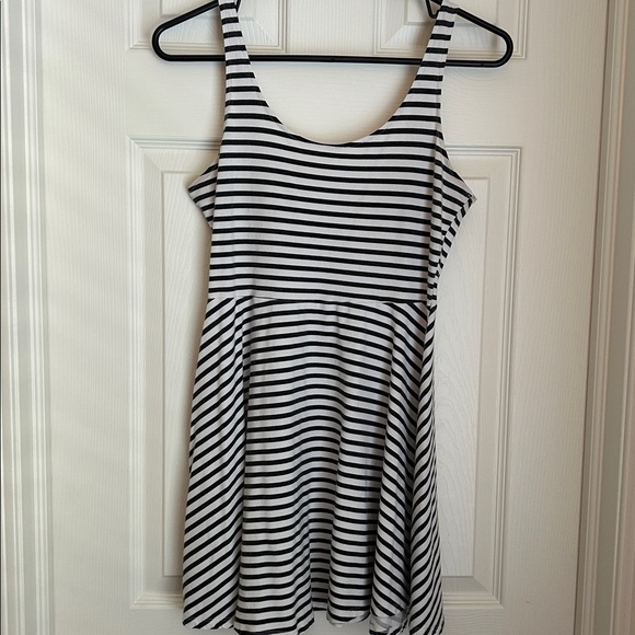 PINK Victoria's Secret Gray and White Striped Top - Picture 1 of 3